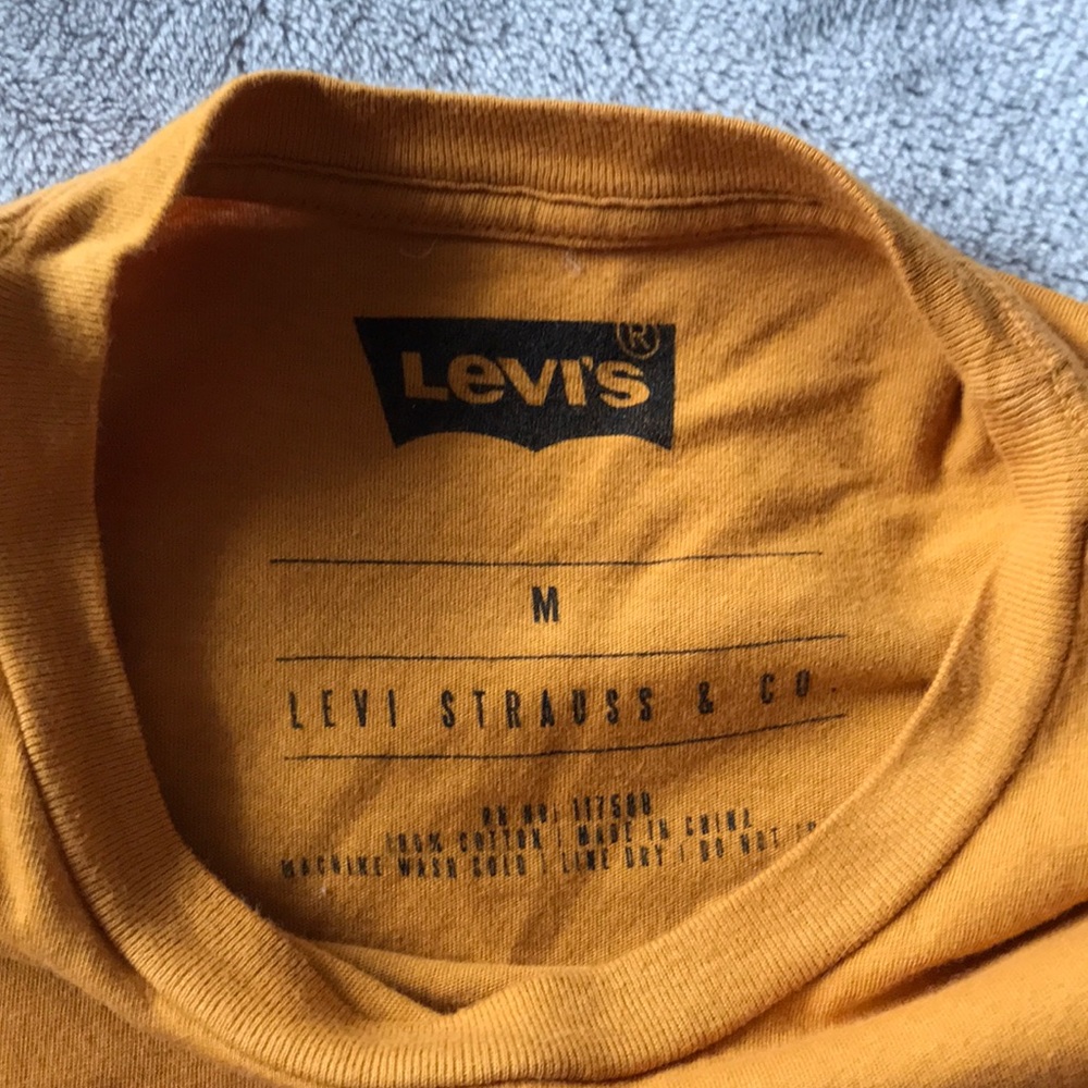 Levis Top - Picture 2 of 2